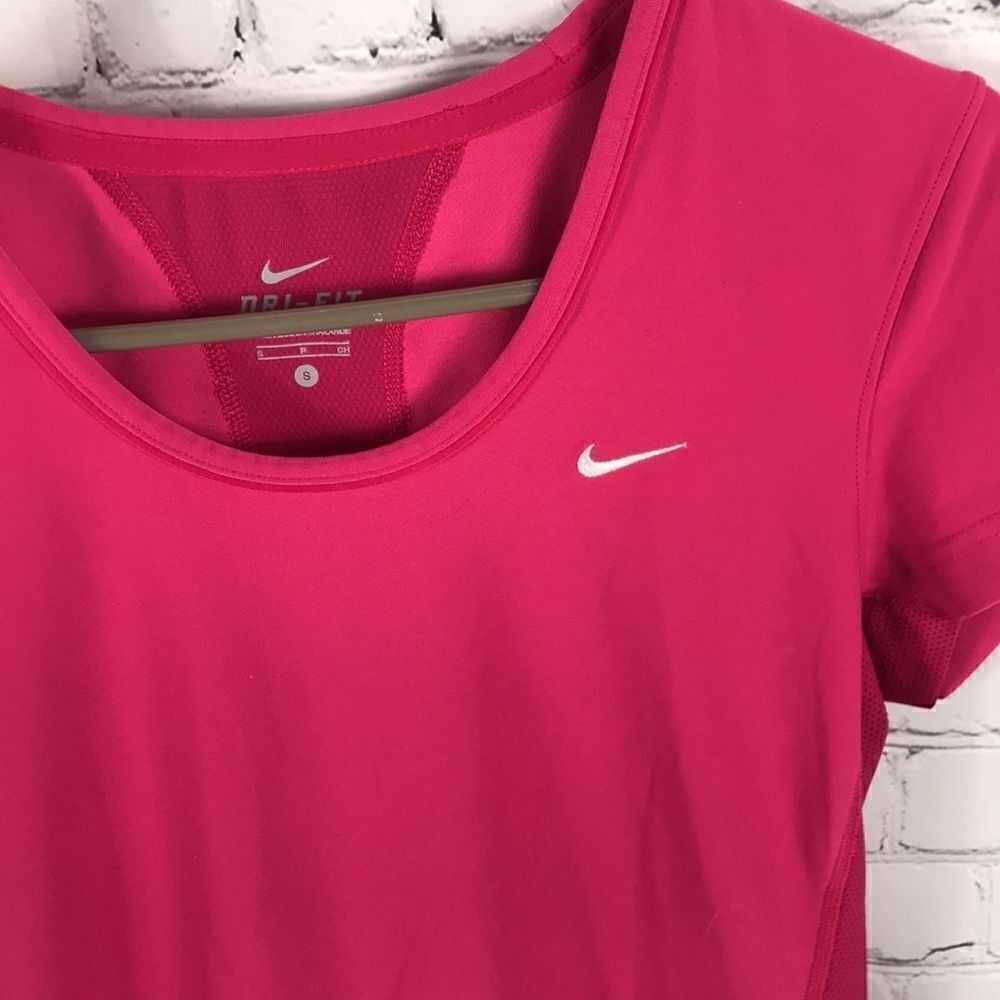 Nike Dri-Fit Running top EUC Size Small Fuchsia - Picture 2 of 6